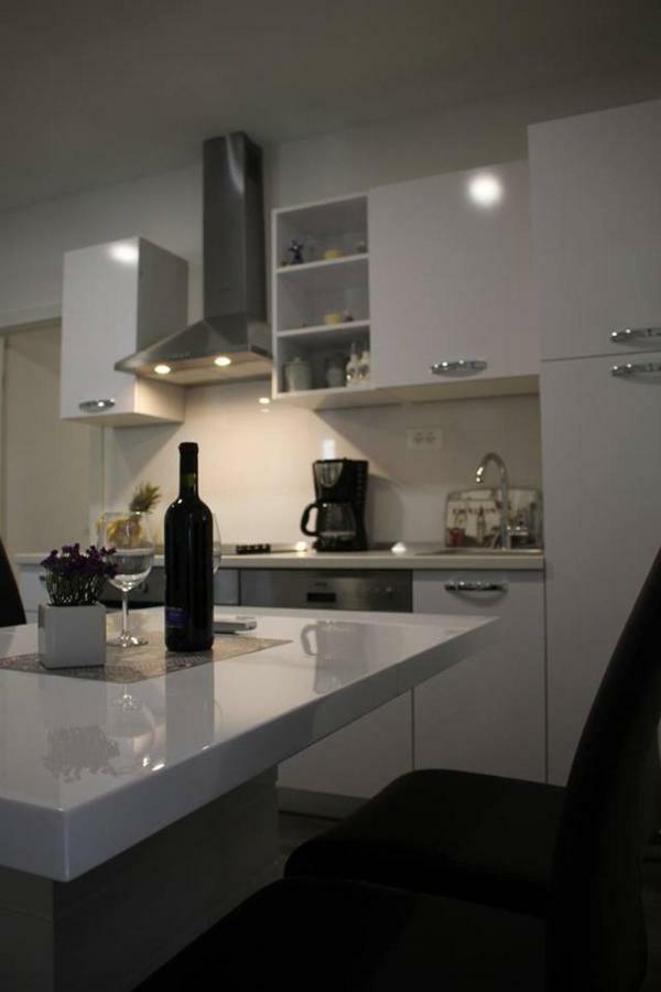 Apartments Holiday Baska Voda Exterior photo