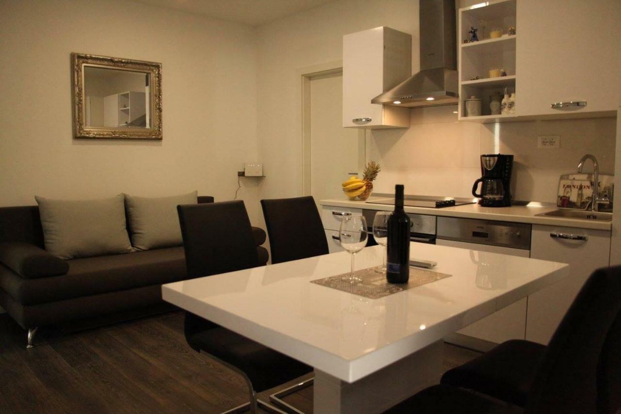 Apartments Holiday Baska Voda Exterior photo